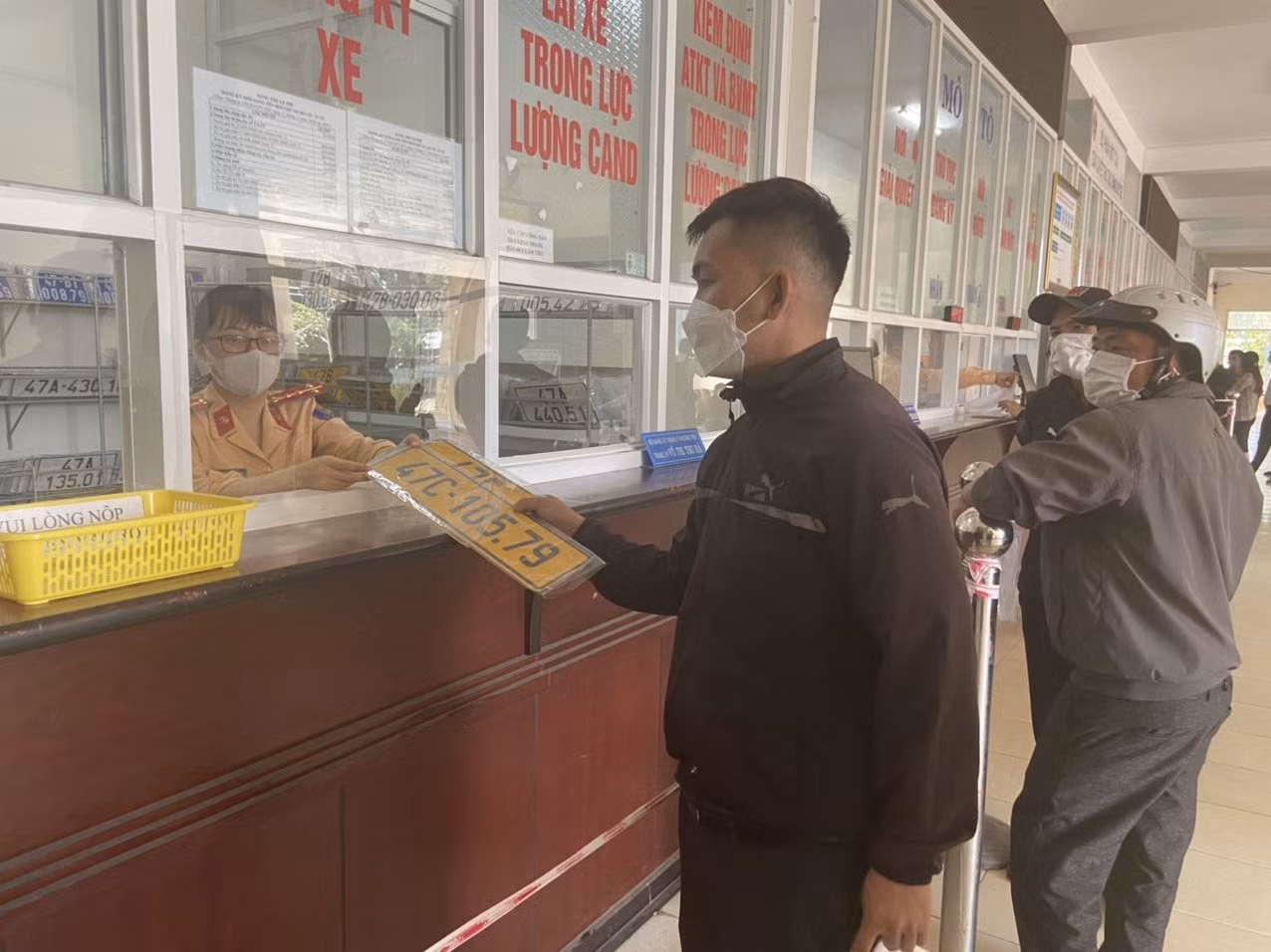 Cục CSGT đề nghị cần hỗ trợ khách hàng đăng ký xe thông qua cổng dịch vụ công -0