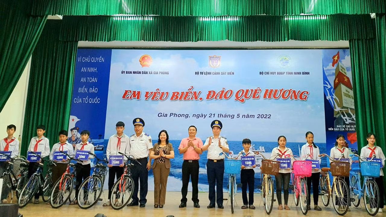 Vun đắp tình yêu biển đảo cho học sinh đất cố đô -0