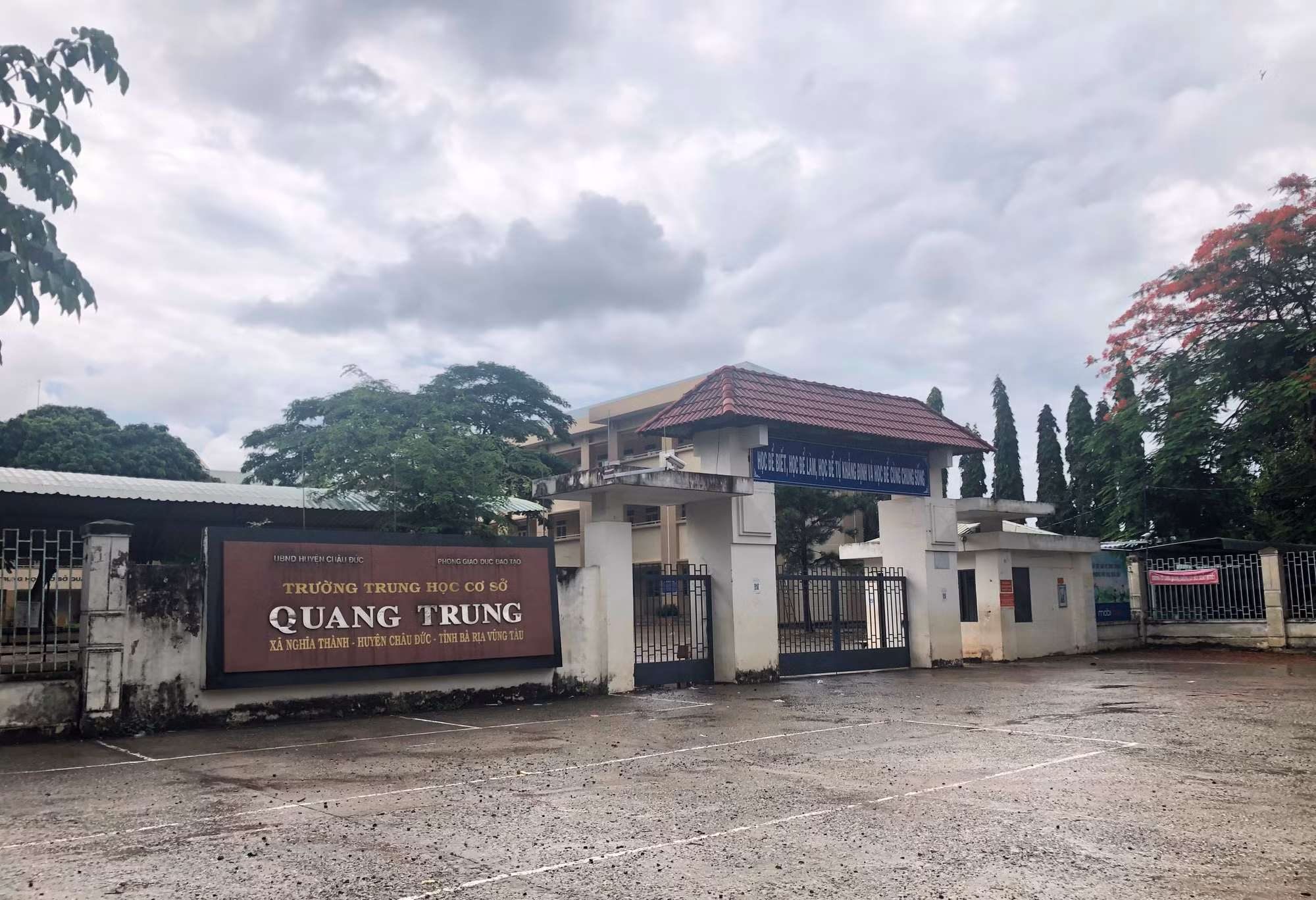 Đình chỉ công tác cô giáo đánh học sinh vì “có thỏa thuận với phụ huynh” -0