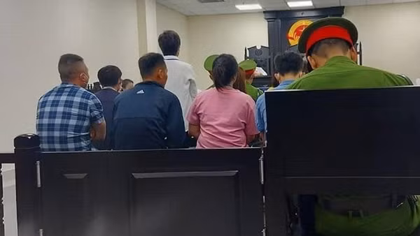 Ổ nhóm mua bán trẻ sơ sinh xuyên biên giới lĩnh án nặng