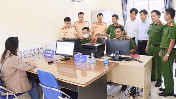 Chấm dứt cảnh người dân đi 200km để đăng ký xe ôtô ảnh 5