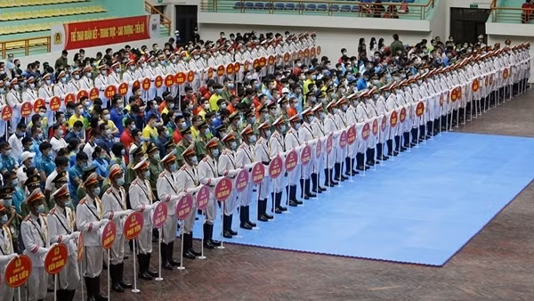 Khai mạc Hội thao kỷ niệm 60 năm Ngày truyền thống lực lượng CSND ảnh 9