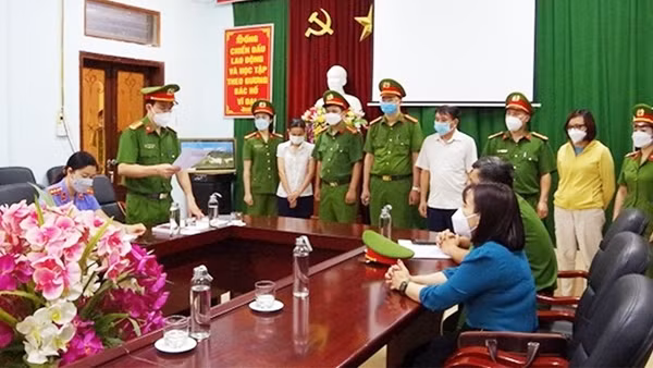 Tổng Bí thư Nguyễn Phú Trọng họp Bộ Chính trị xem xét thi hành kỷ luật cán bộ ảnh 2