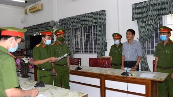 Bắt tạm giam Phó giám đốc Sở Y tế và nguyên giám đốc CDC Trà Vinh