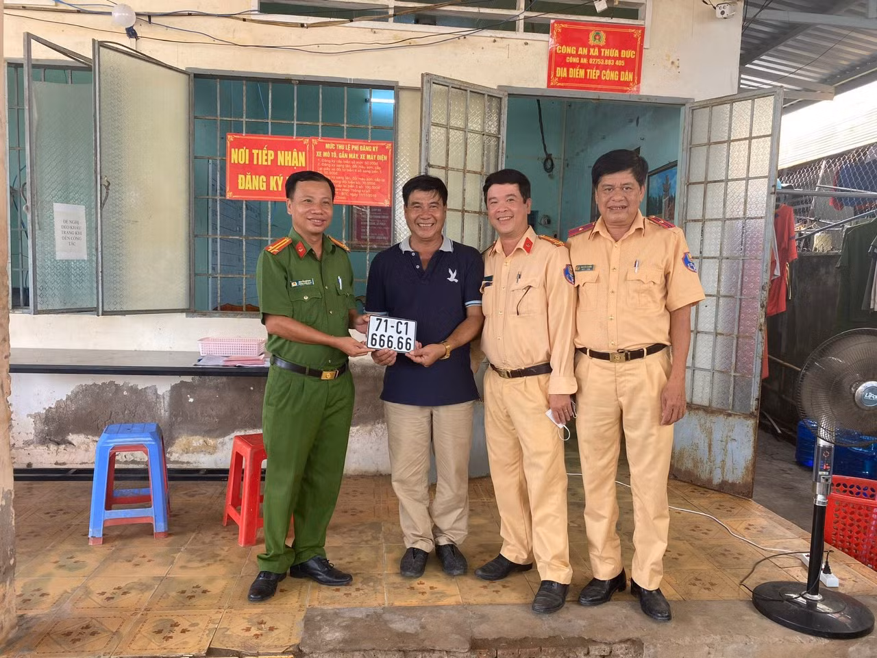 Người dân bấm được biển đẹp 