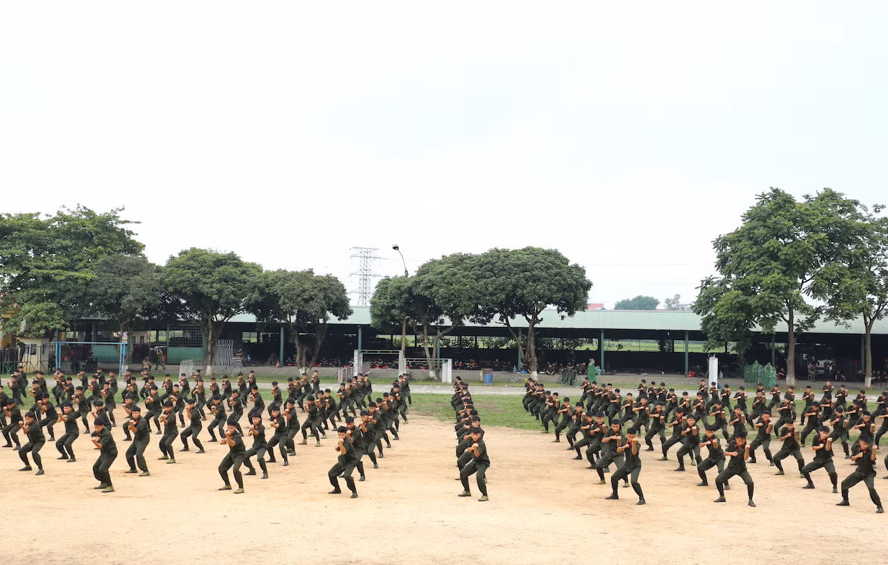 Hơn 74% chiến sỹ nghĩa vụ huấn luyện tại Trung đoàn Cảnh sát cơ động Thủ đô đạt khá, giỏi -4