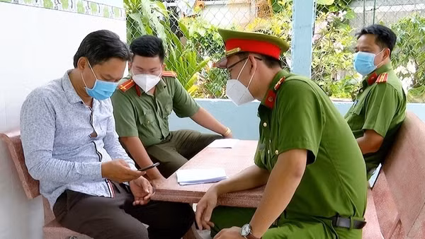 Cục CSGT đề nghị các đơn vị liên quan hỗ trợ khách hàng đăng ký xe thông qua cổng dịch vụ công ảnh 3