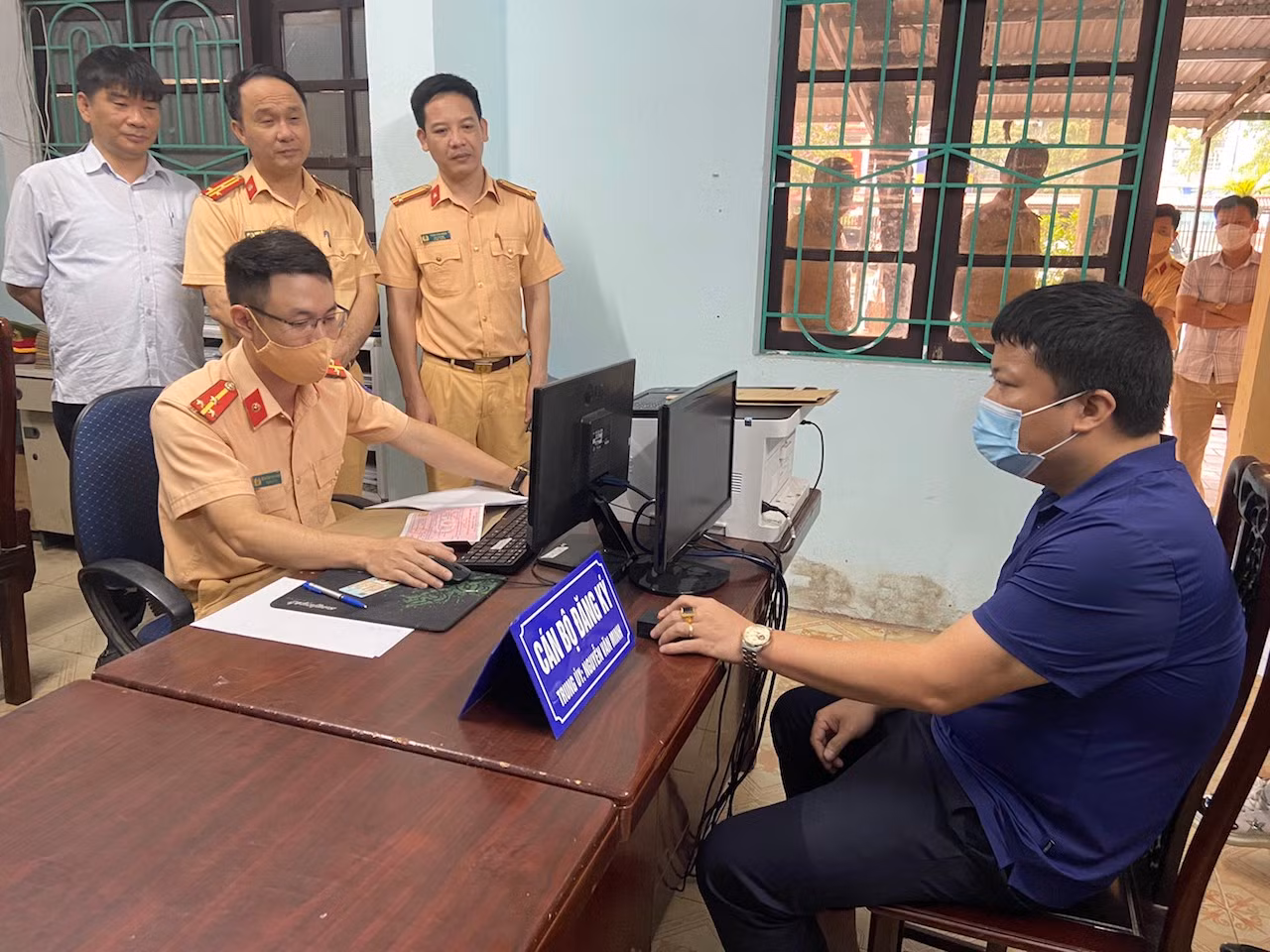 5 phút xong đăng ký xe mới -0