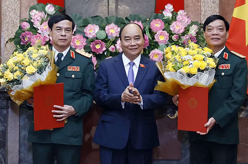 Trao quân hàm Thượng tướng cho 2 sĩ quan từng chiến đấu bảo vệ biên giới -0