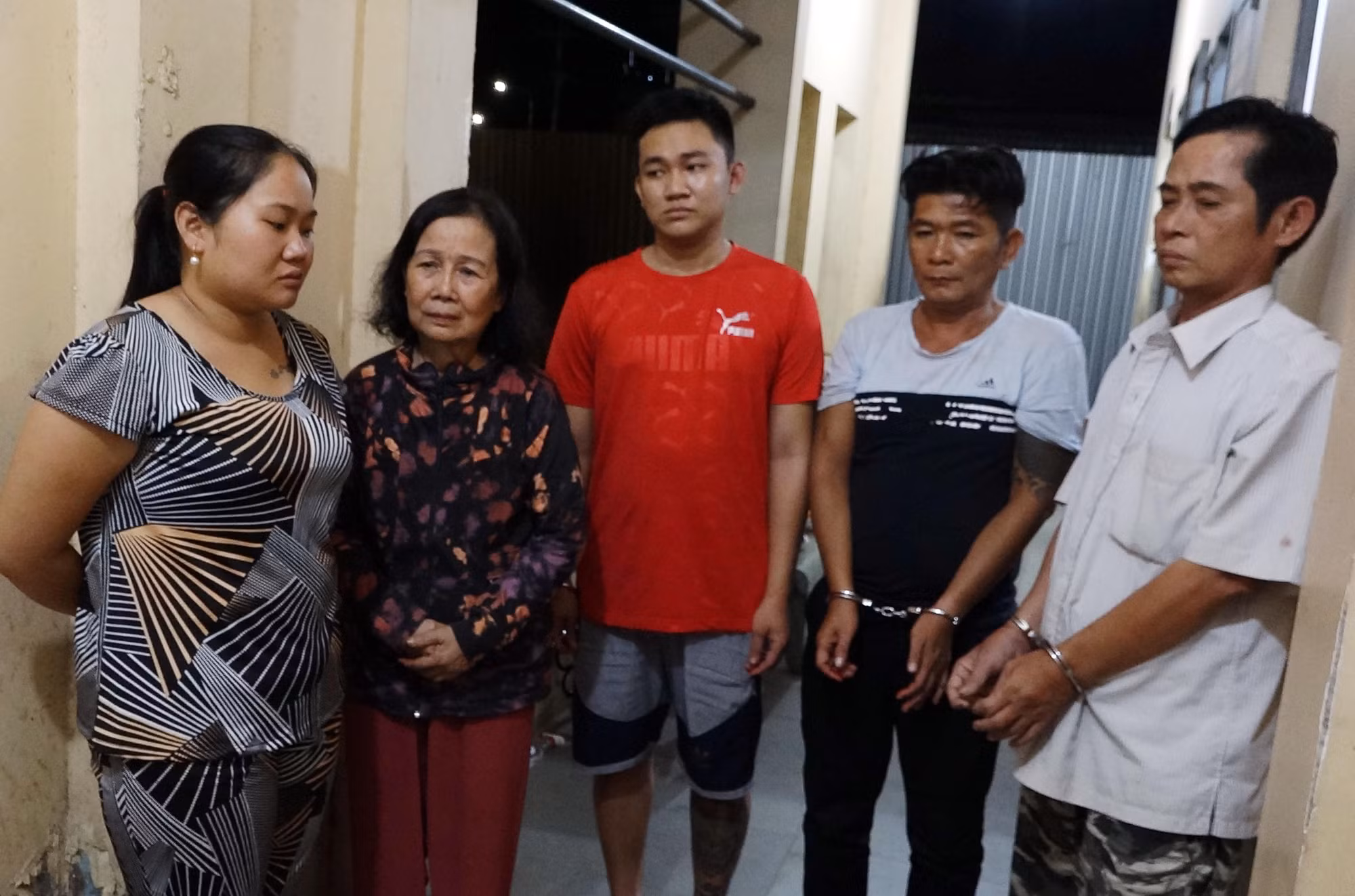 Bắt nhóm đối tượng dàn cảnh để cướp giật tài sản tại hội chợ -0