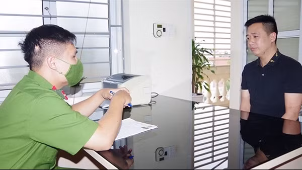 Đường dây “tín dụng đen” vừa bị Công an TP Hà Nội triệt phá, đã khủng bố con nợ thế nào? ảnh 2