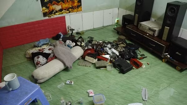 Diễn viên hài Hữu Tín bị tạm giữ vì liên quan đến ma túy ảnh 3