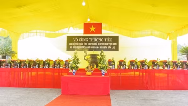 Lễ bàn giao hài cốt quân nhân Hoa Kỳ ảnh 2