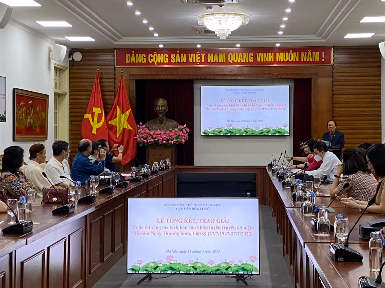 16 tác phẩm đạt giải cuộc thi viết kịch bản sân khấu kỷ niệm 75 năm Ngày Thương binh liệt sĩ -0