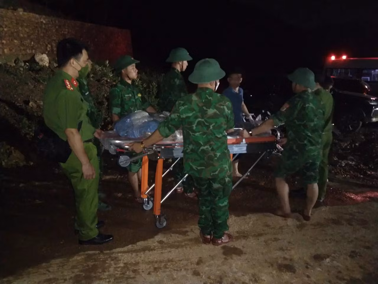 3 người tử vong do sập tường nhà -0