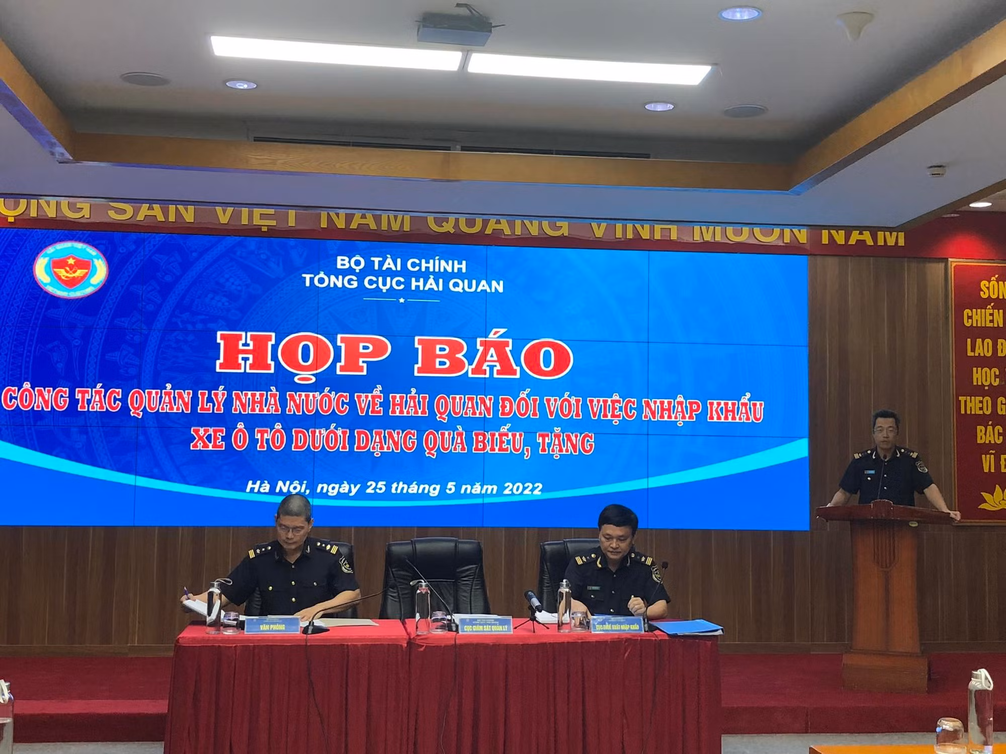 Vụ siêu xe quà biếu tặng: Hải quan đã thu đủ thuế xe theo diện quà biếu, tặng -0