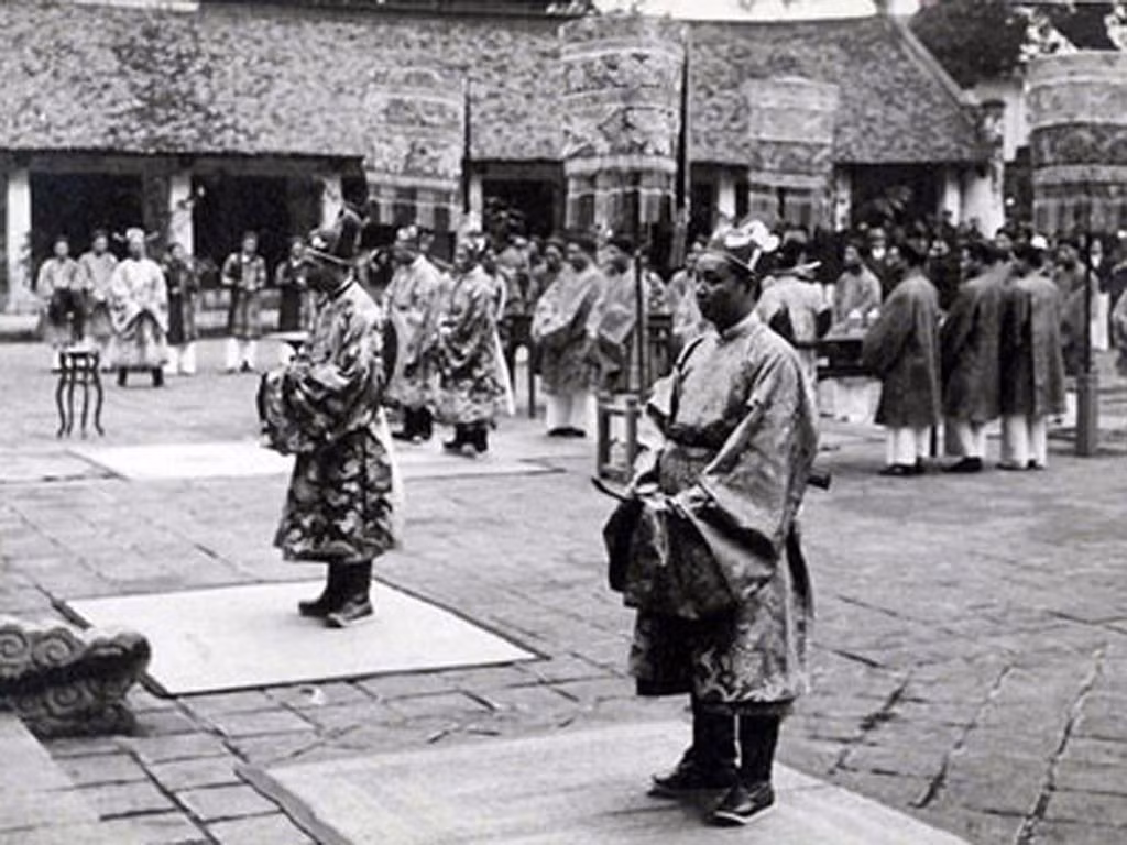 Ân điển vua ban -0