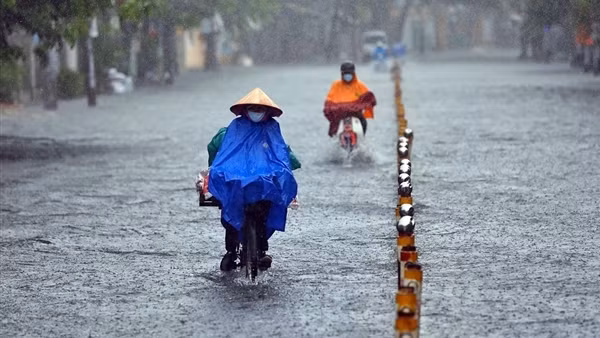 Mưa giông khắp cả nước, nhiều nơi mưa rất to ảnh 2