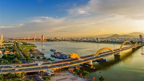 Vùng núi và trung du Bắc Bộ mưa tầm tã, Trung Bộ nắng nóng gia tăng ảnh 2
