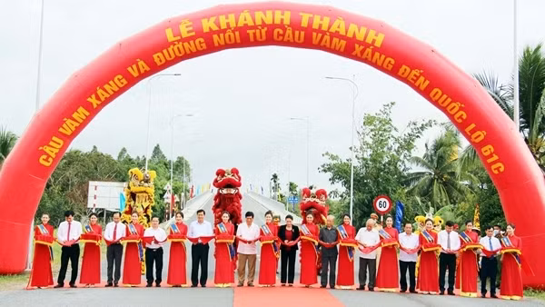 Khánh thành cầu Vàm Xáng