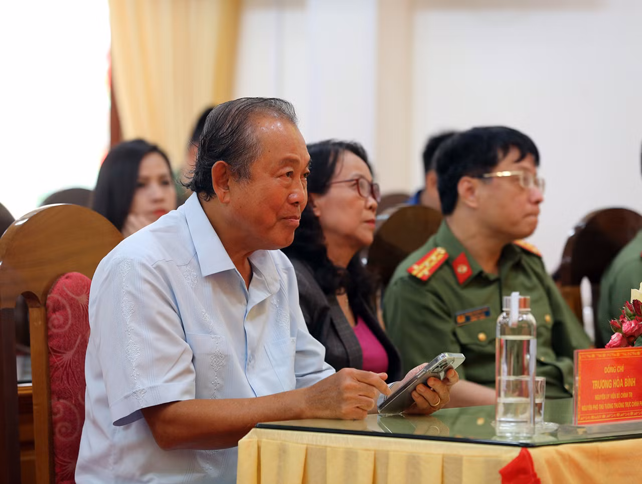 Trao yêu thương đến với học sinh, người dân nghèo nơi rẻo cao Yên Bái -0