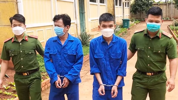 Bắt 2 tên trộm đêm chuyên “khoắng” tài sản trong ô tô đậu ven đường