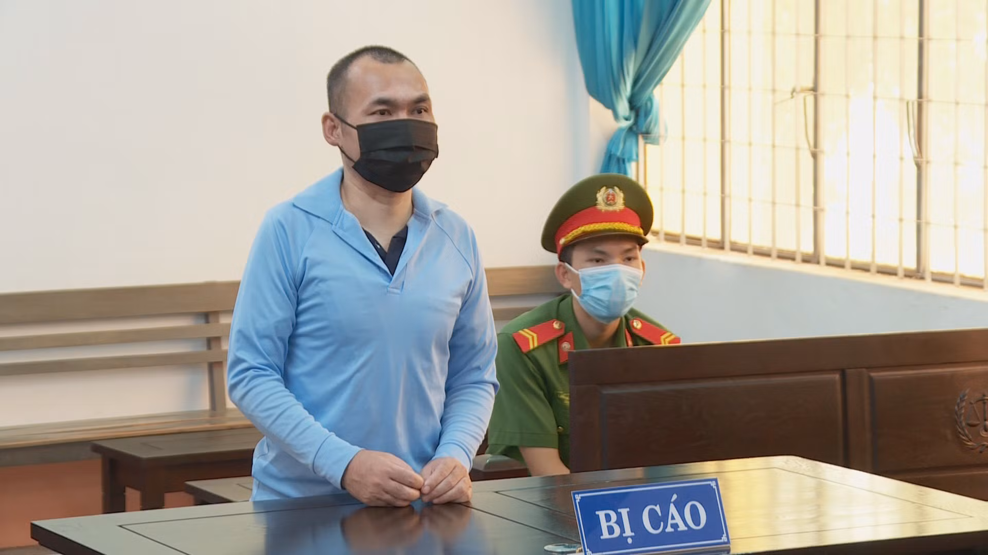 Người bố nhẫn tâm muốn sát hại con gái chỉ vì mâu thuẫn vợ chồng -0