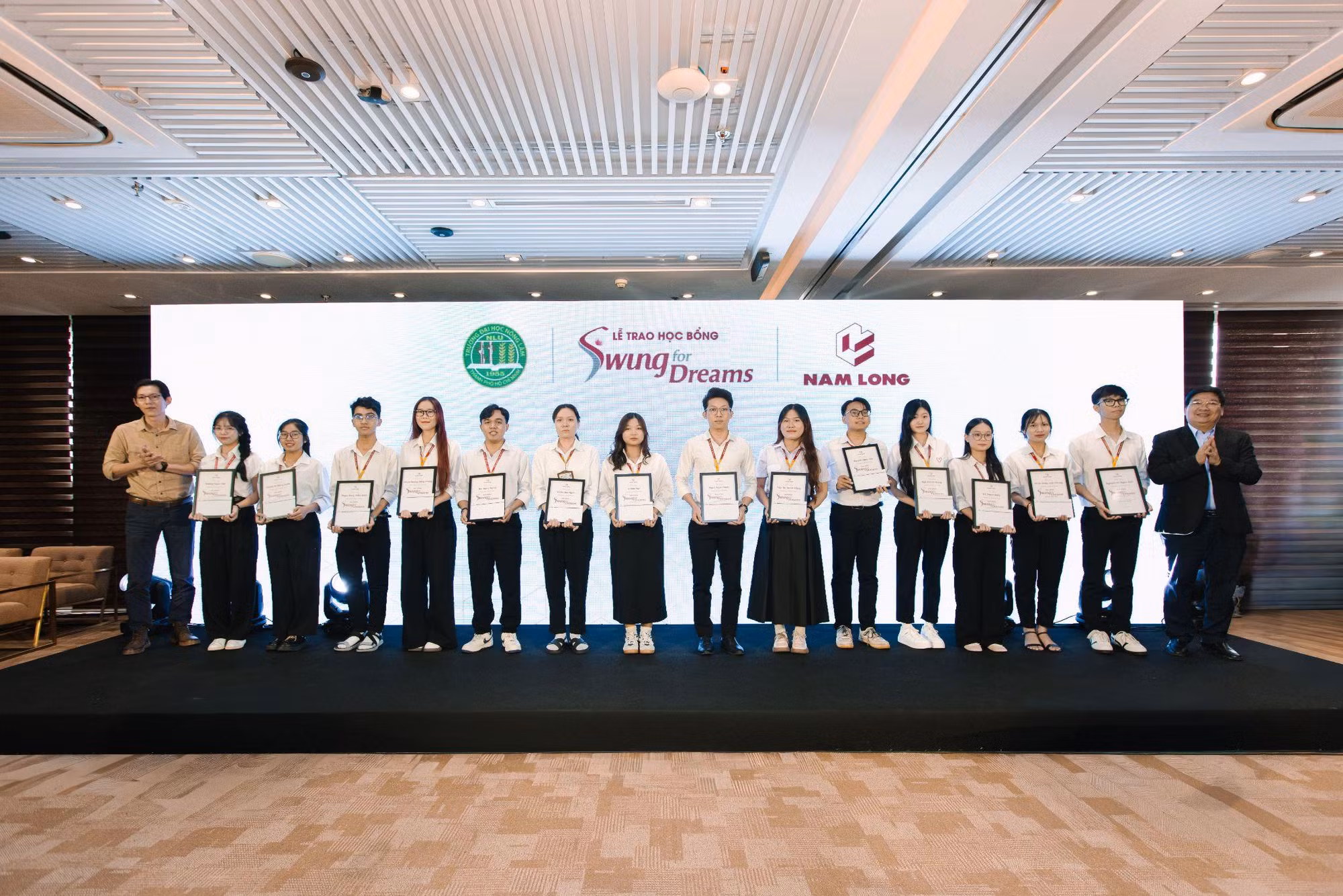 Nam Long trao 84 suất học bổng “Swing For Dreams” 2025, tổng giá trị 840 triệu đồng cho sinh viên -3