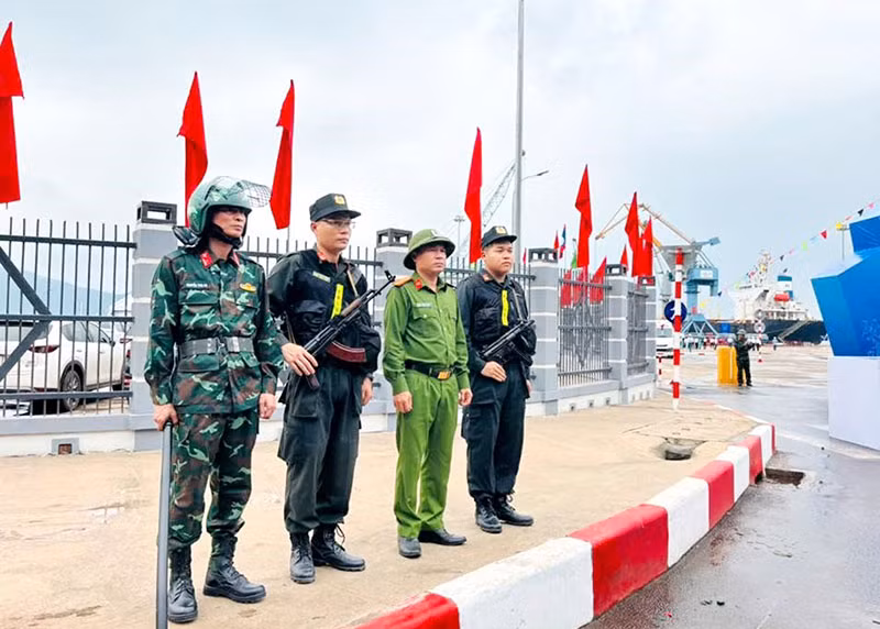 Giữ bình yên để “trái tim kinh tế” Vũng Áng phát triển -0
