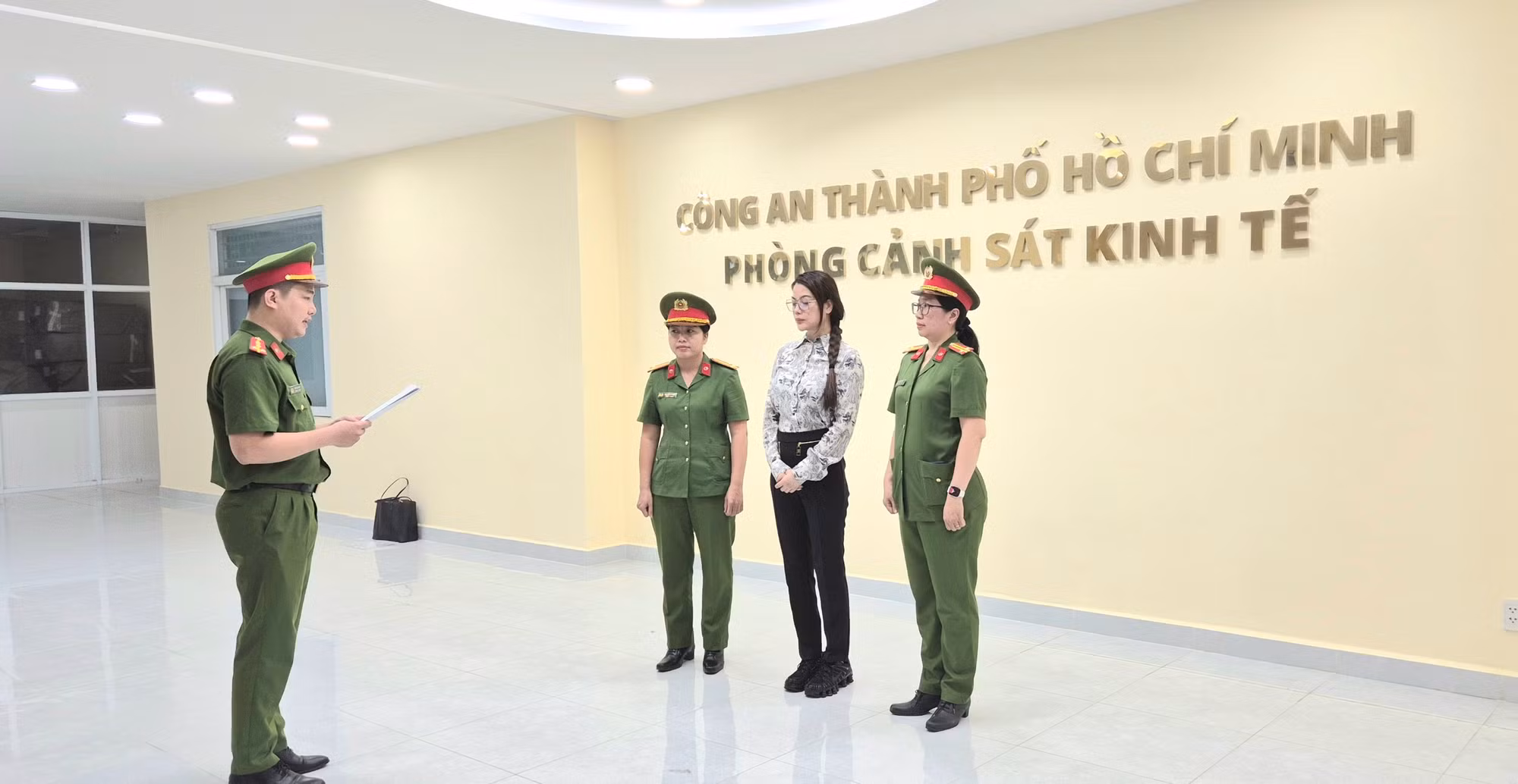 Bắt tạm giam diễn viên Trương Ngọc Ánh lạm dụng tín nhiệm chiếm đoạt hàng ngàn lượng vàng -2