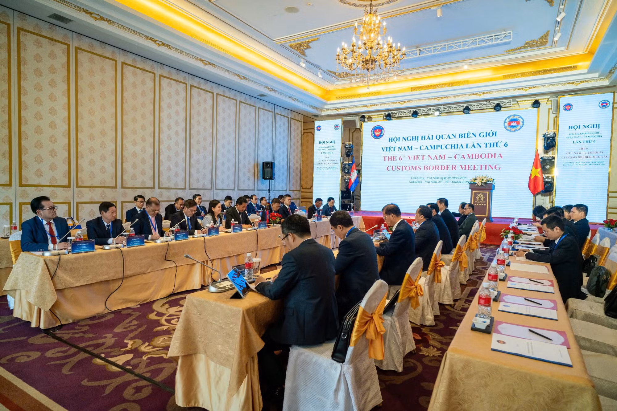 Hải quan Việt Nam - Campuchia tăng cường hợp tác&nbsp;trong đấu tranh chống buôn lậu -0