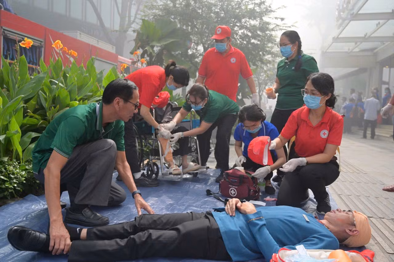 Hơn 3000 người tham gia diễn tập chữa cháy, cứu nạn, cứu hộ tại tòa nhà Saigin Centre -3