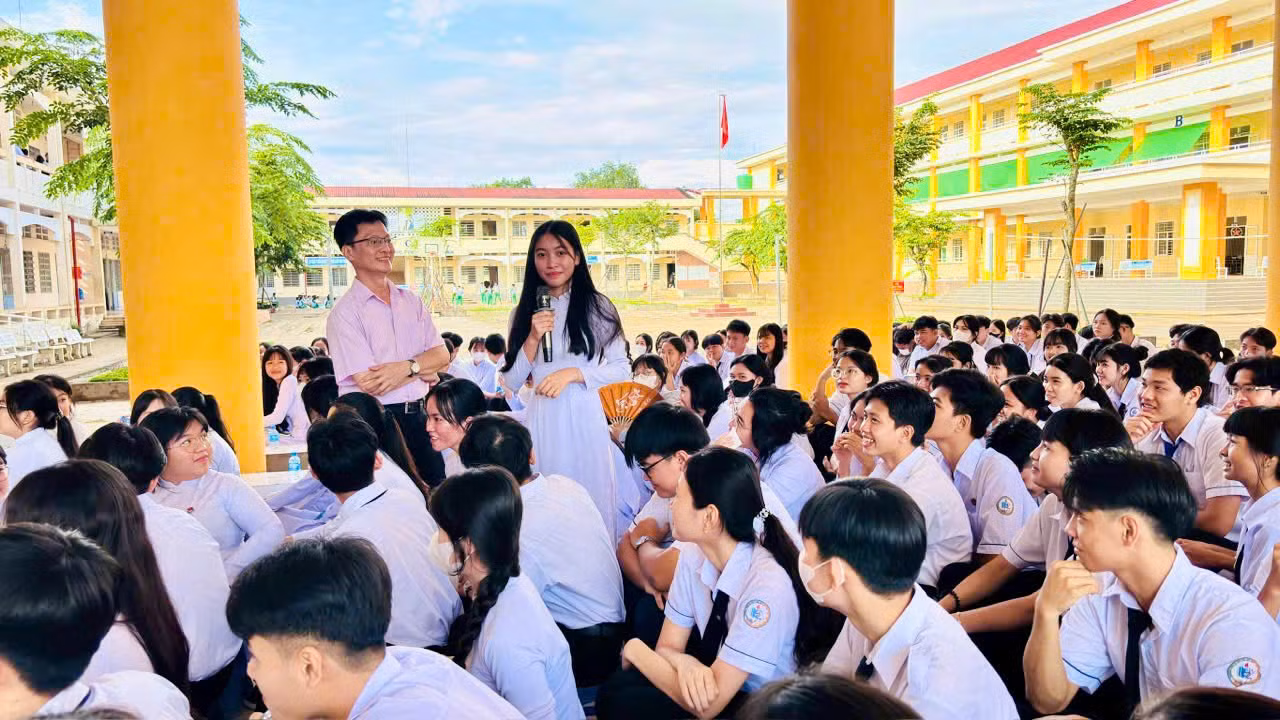 Đẩy mạnh tuyên truyền tác hại của thuốc lá đến trường học, nhà máy -0