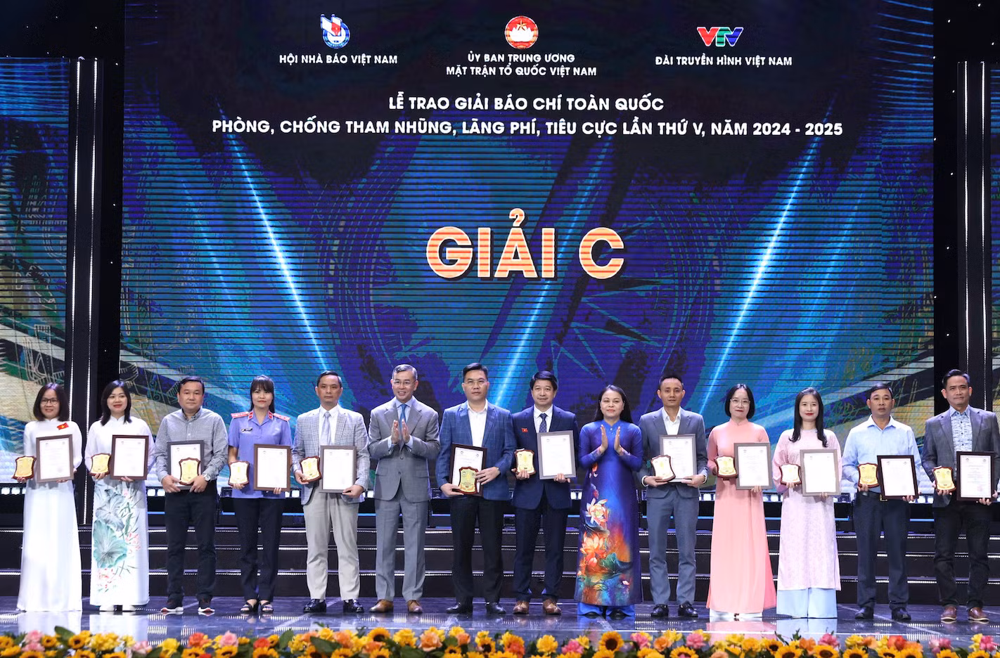 Vinh danh các tác phẩm xuất sắc tại Lễ trao giải Báo chí toàn quốc phòng, chống tham nhũng, lãng phí, tiêu cực -0