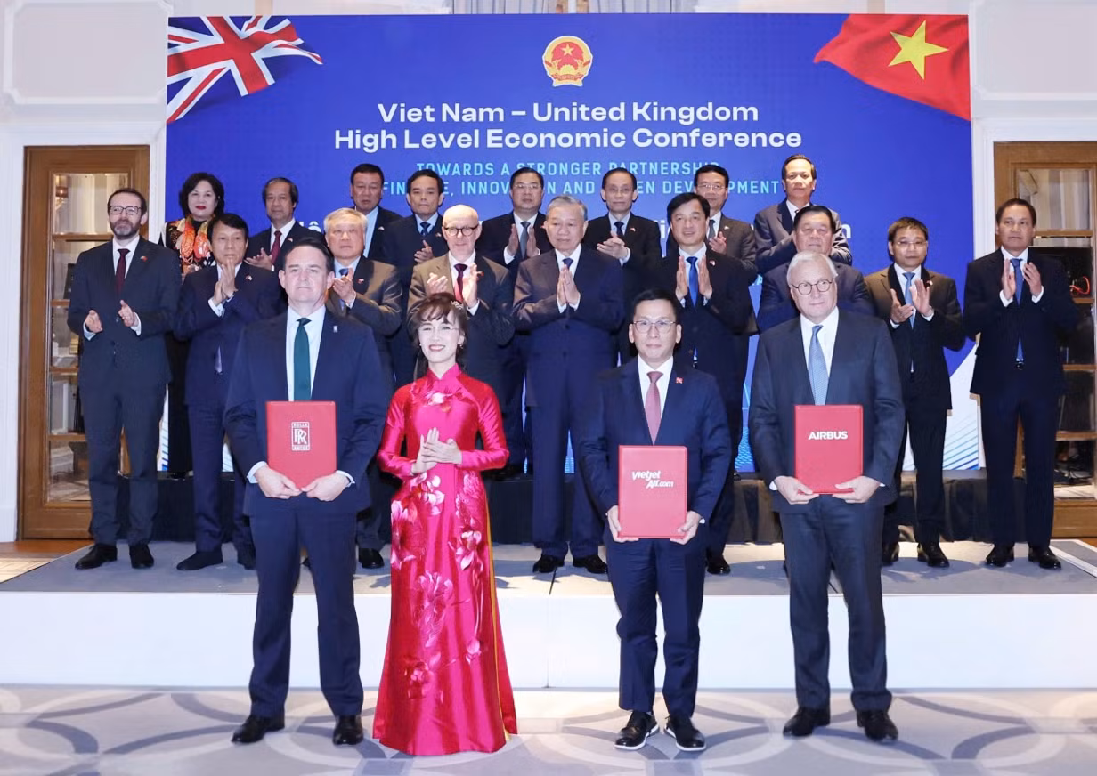 Vietjet và Rolls-Royce ký kết hợp đồng động cơ Trent 7000 trị giá 3,8 tỷ đô la Mỹ -0