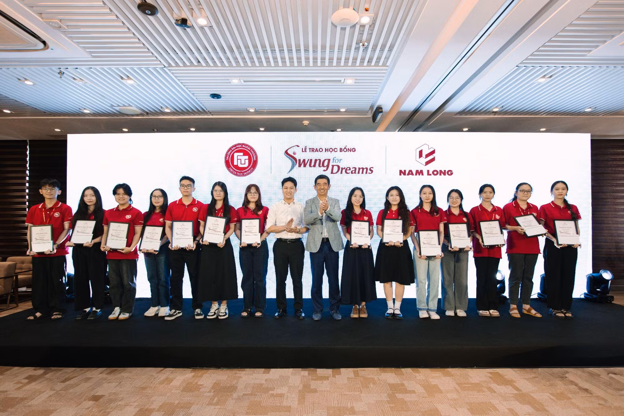 Nam Long trao 84 suất học bổng “Swing For Dreams” 2025, tổng giá trị 840 triệu đồng cho sinh viên -0