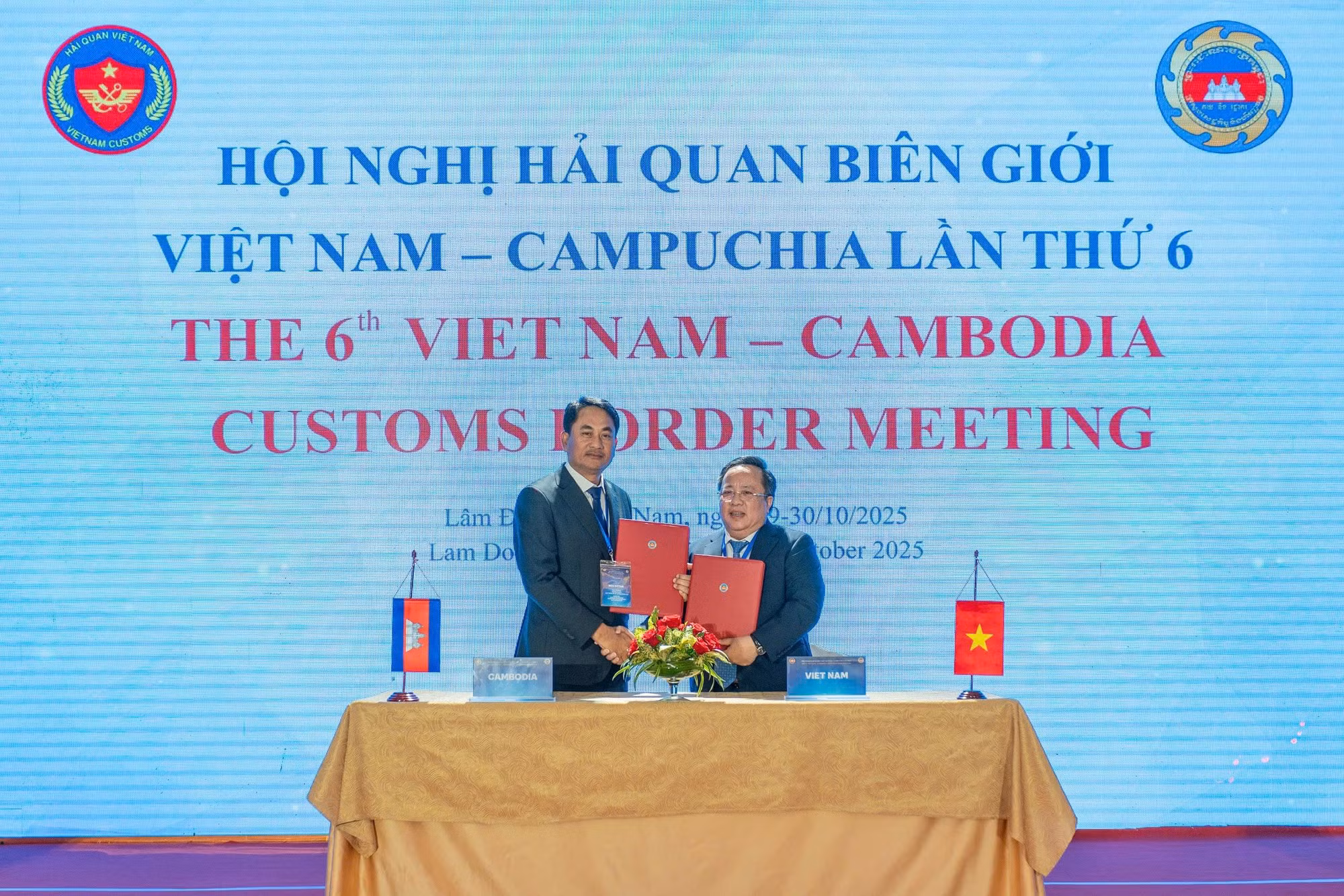 Hải quan Việt Nam - Campuchia tăng cường hợp tác&nbsp;trong đấu tranh chống buôn lậu -0