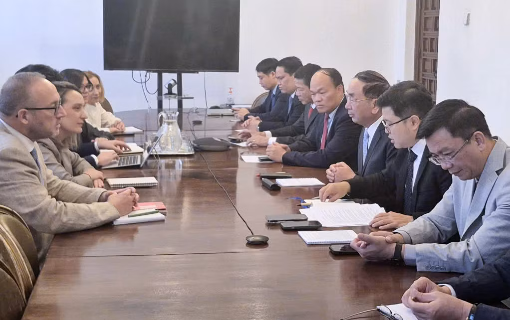 Học hỏi quản trị bảo tàng châu Âu để kể chuyện lịch sử CAND hấp dẫn hơn -0