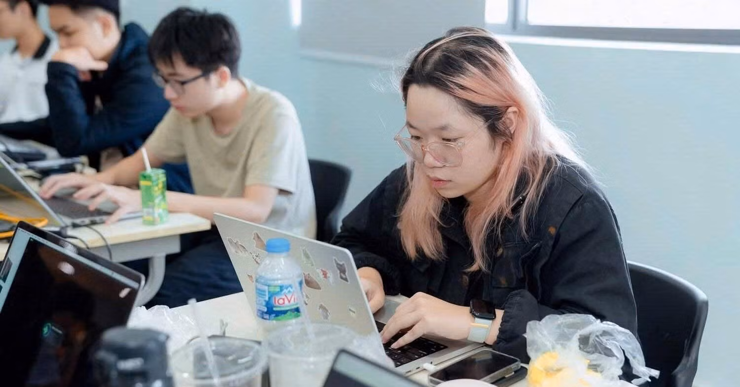 Nữ sinh viên xuất sắc của Đại học Phenikaa và đam mê bảo vệ an ninh mạng cho cộng đồng -0