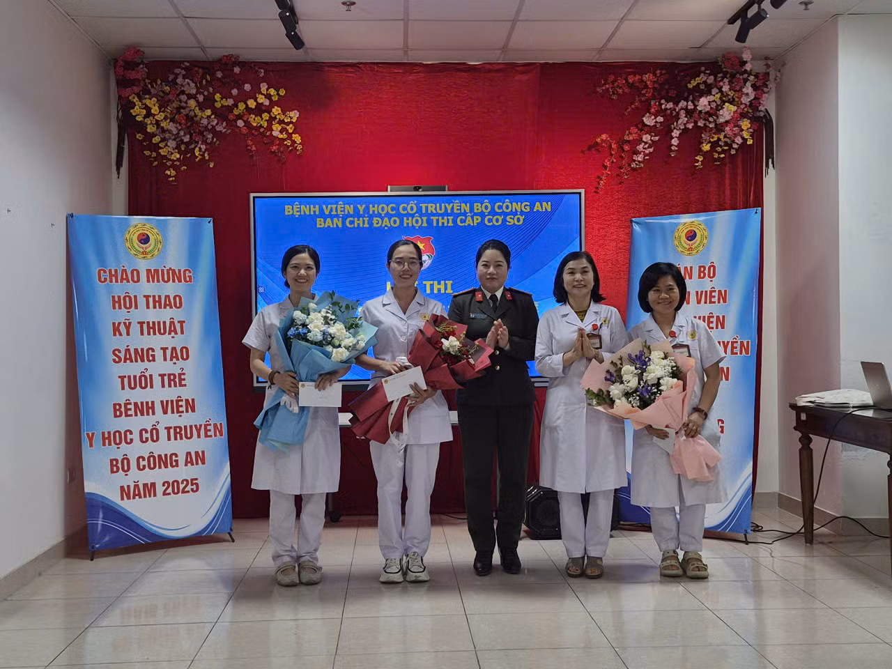 Sôi nổi hội thao Kỹ thuật sáng tạo tuổi trẻ ngành y tế cấp cơ sở Bệnh viện &nbsp;Y học cổ truyền Bộ Công an -0