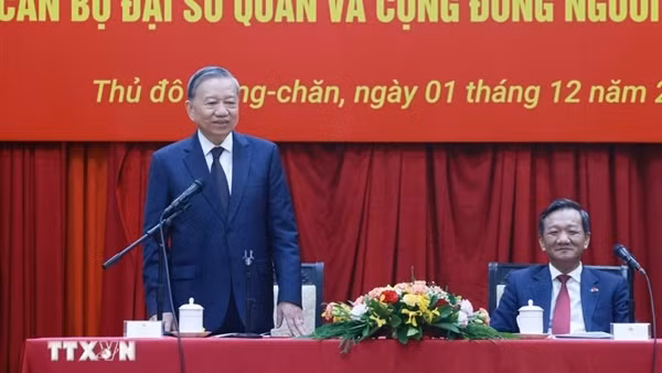 Tổng Bí thư đánh giá cao vai trò cầu nối hữu nghị của cộng đồng người Việt tại Lào