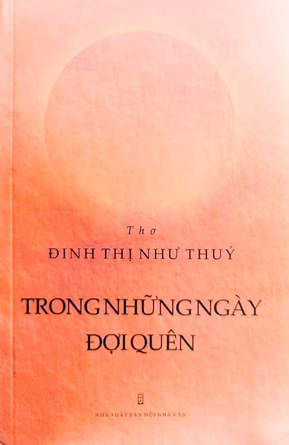 bìa t%3fp tho nh%3fng ngày d%3fi quên.jpg -0