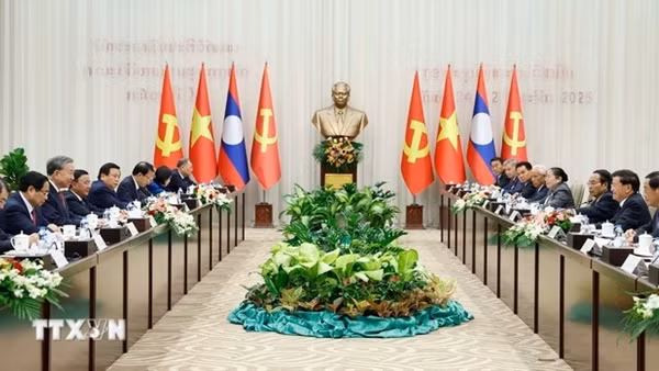 Cuộc gặp cấp cao giữa Đảng Cộng sản Việt Nam và Đảng Nhân dân Cách mạng Lào