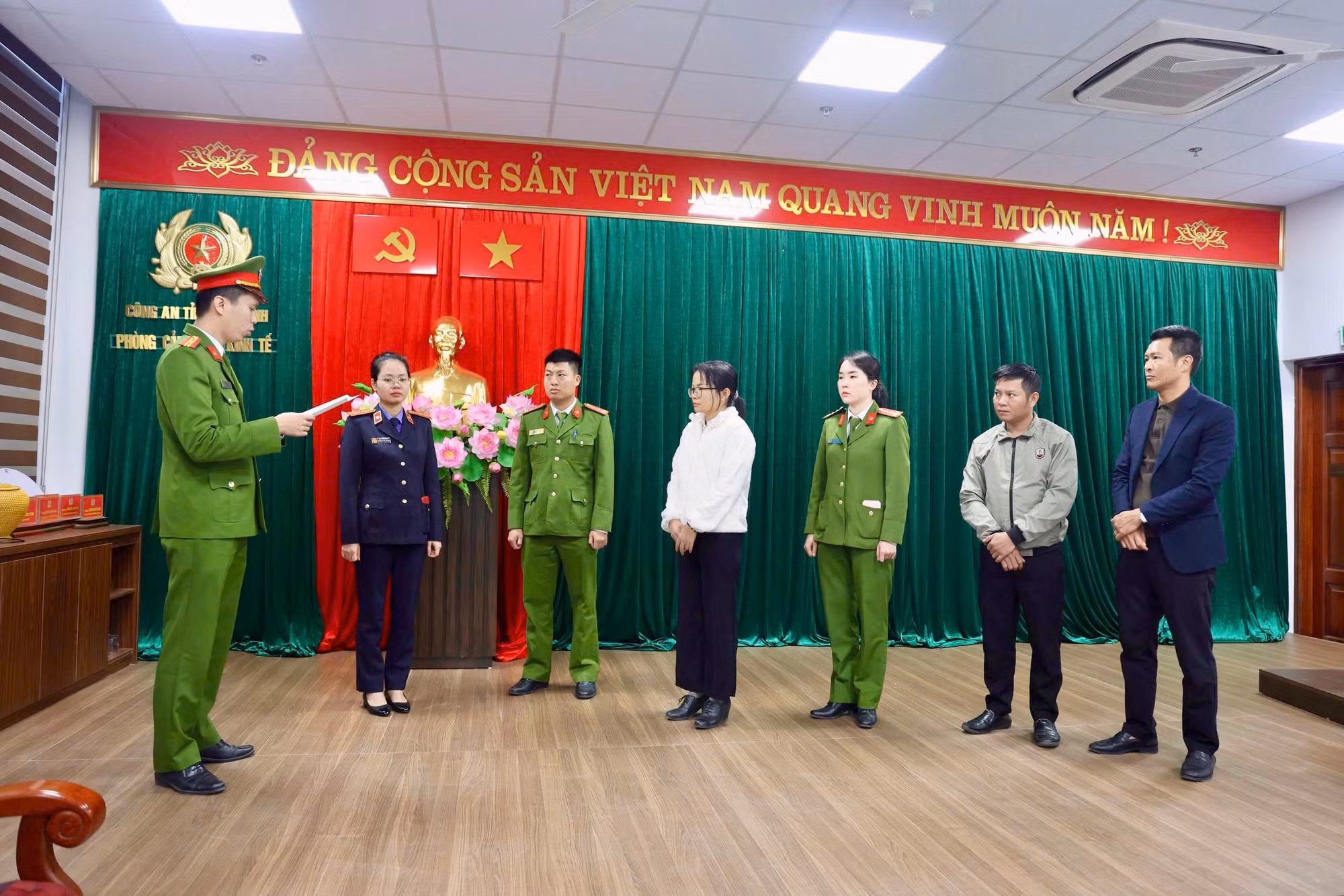 Bắc Ninh: Khởi tố trưởng phòng và chuyên viên cục Thuế về tội “Nhận hối lộ” -0