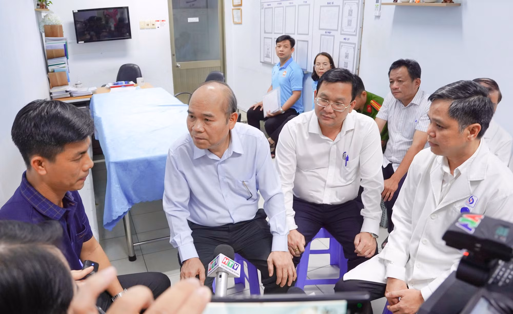Bên trong hiện trường vụ cháy quán ốc khiến 4 người tử vong -0