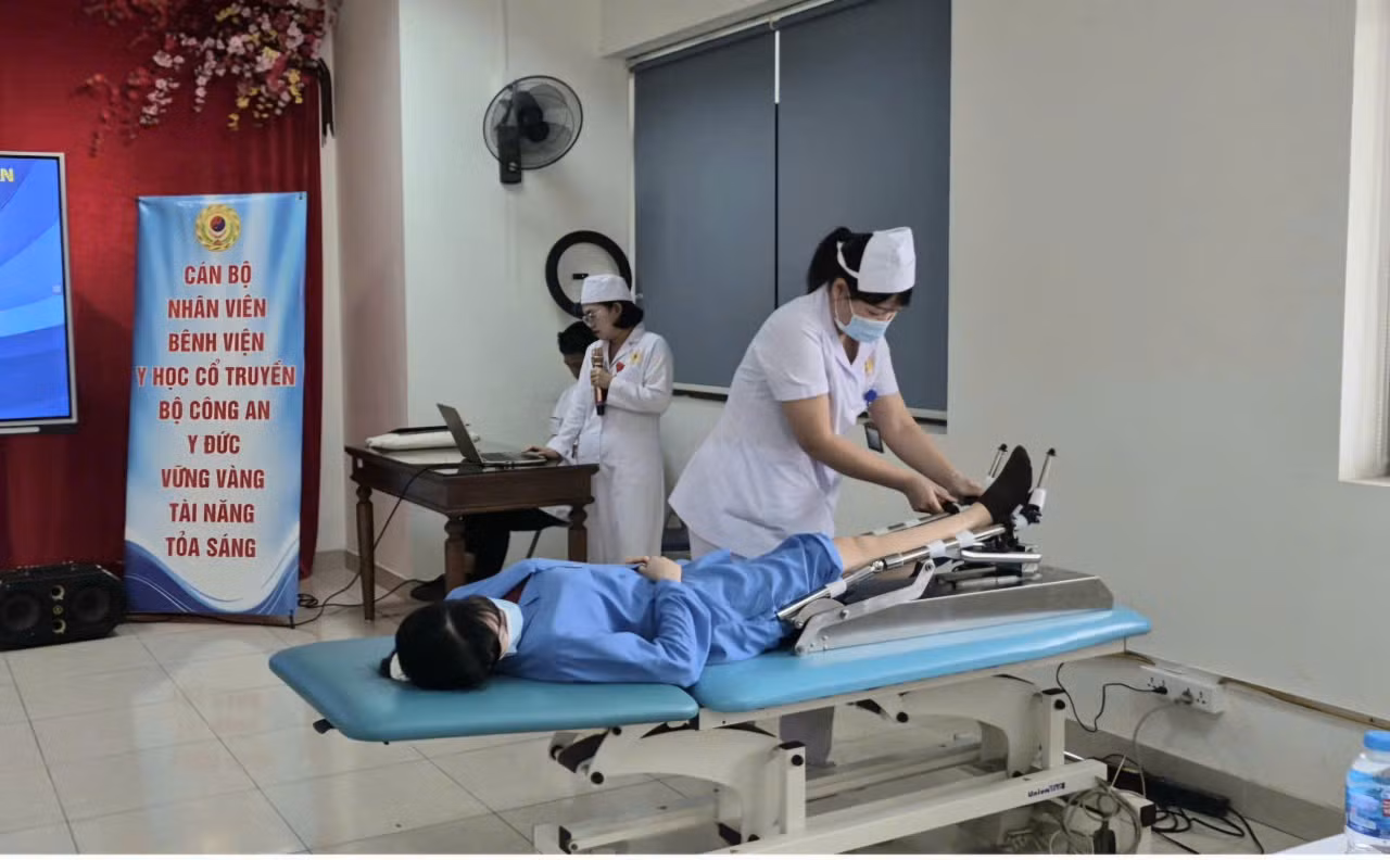 Sôi nổi hội thao Kỹ thuật sáng tạo tuổi trẻ ngành y tế cấp cơ sở Bệnh viện &nbsp;Y học cổ truyền Bộ Công an -0
