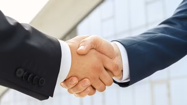 Tập đoàn Tài chính Manulife Đạt Thỏa Thuận Chuyển Nhượng MVI Life tại Việt Nam cho Asahi Life