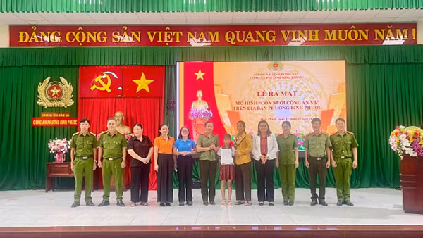 Công an phường nhận "con nuôi", việc làm nhân văn từ tấm lòng người chiến sĩ