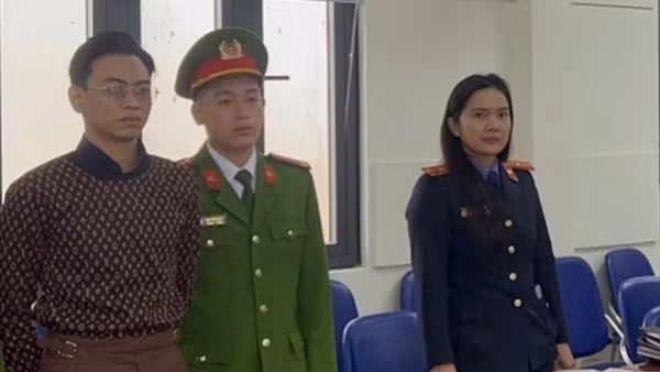 Bắt tạm giam "tổng tài" chỉ đạo đánh người tại quán cà phê