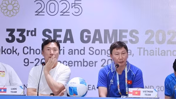 Lần đầu dự SEA Games, HLV Kim Sang Sik nói gì?